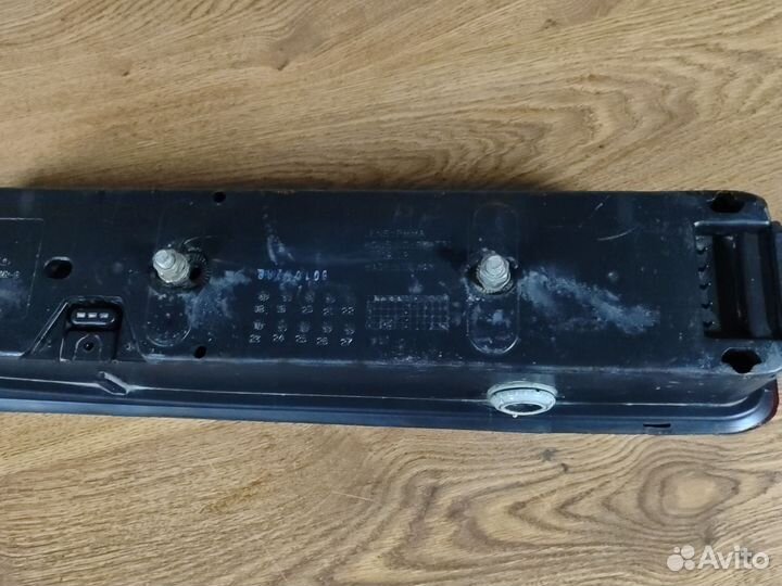 Задний фонарь правый