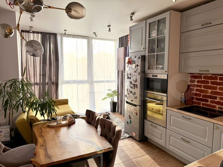 2-к. квартира, 60 м², 10/12 эт.