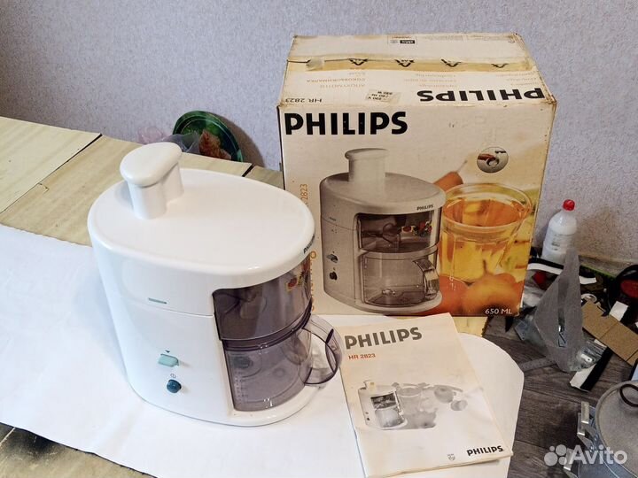 Соковыжималка Phillips HR2823
