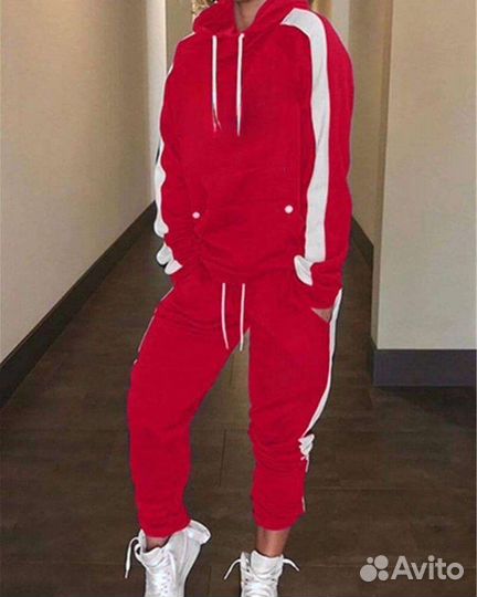 Спортивный костюм женский