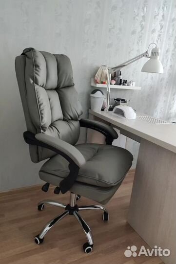 Офисное кресло (геймерское). Кресло для директора
