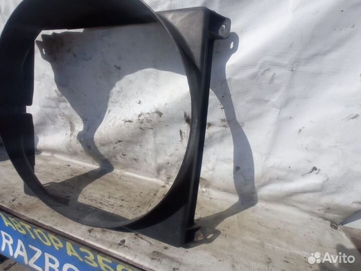 Диффузор вентилятора Mercedes 508