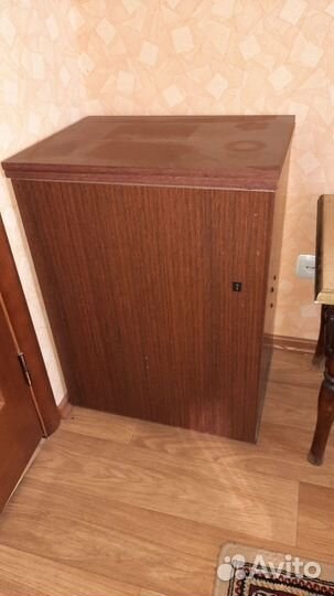 Тумба Швейная машина Чайка 143