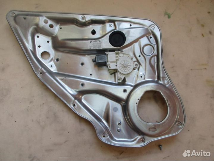 Стеклоподъемник задний левый w204 C-class 646.8