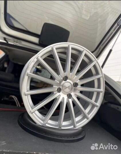 Литье диски R17 4x100 vossen