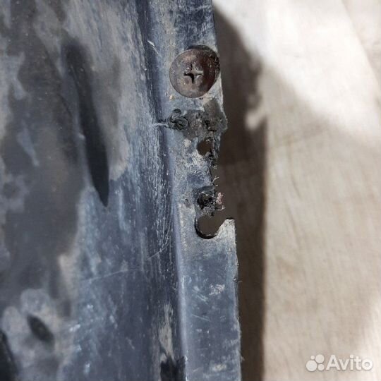 Подкрылок передний левый LADA Priora седан 21126