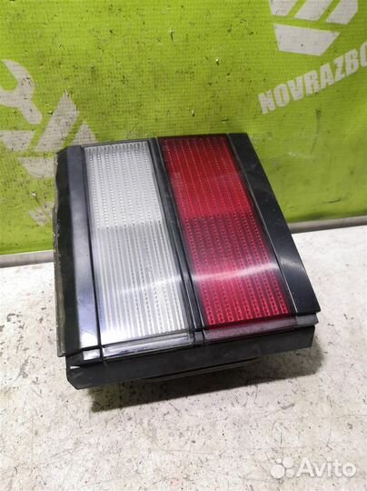 Фонарь задний внутренний правый Фольксваген Пасс