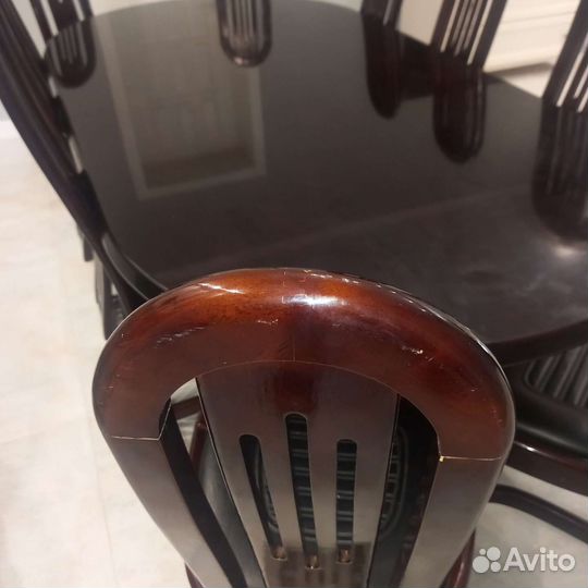 Стол и 10 стульев