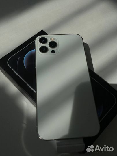 iPhone 12 Pro, 256 ГБ