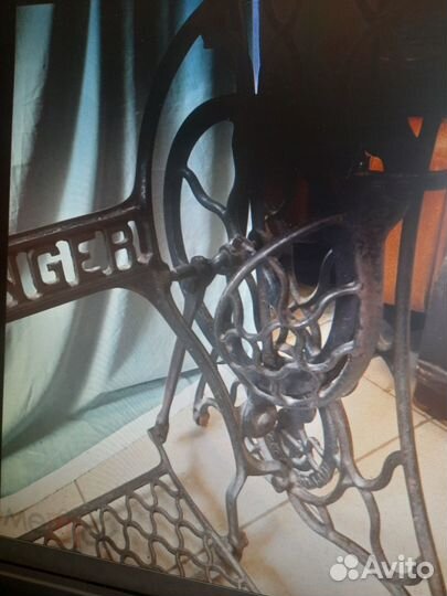 Швейная машинка Зингер