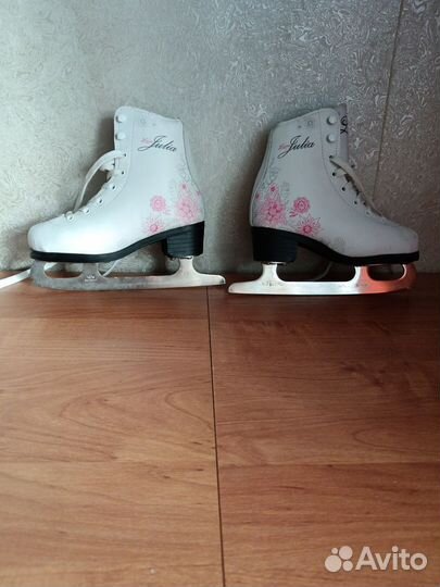 Коньки фигурные