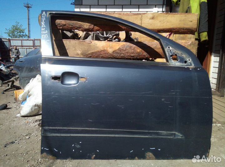 Дверь передняя правая Opel Astra H седан Z16XER