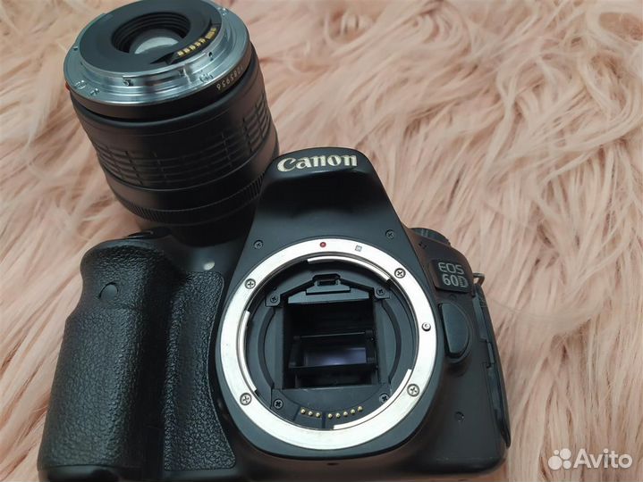 Зеркальный фотоаппарат