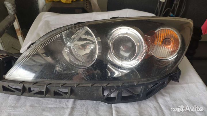 Фара Мазда 3 BK