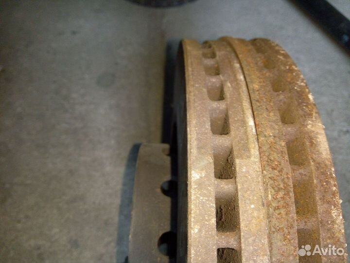 Диски тормозные передние Audi A8D2 2.8