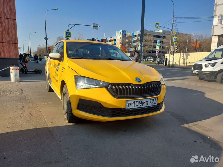 Требуется водитель (есть выкуп)