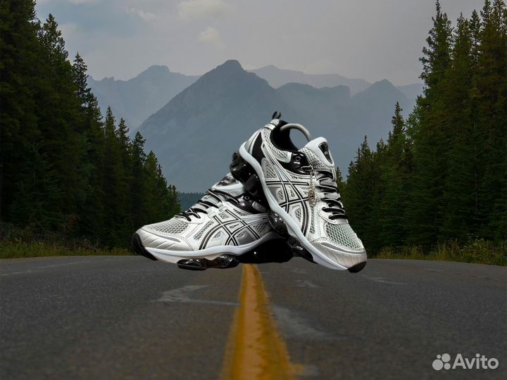 Кроссовки Asics