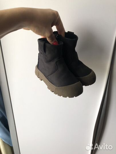 Ботинки zara 22 размер для девочки и мальчика