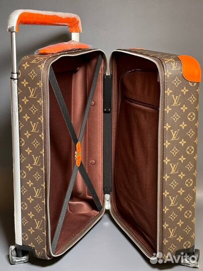 Чемодан на колесах Louis vuitton из канвы