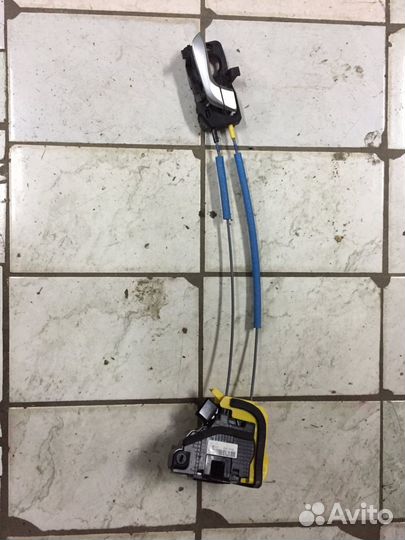 Замок дверной, задний прав. Hyundai Solaris 2