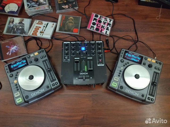 DJ контроллер Denon