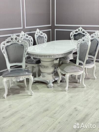 Стол обеденный и стулья