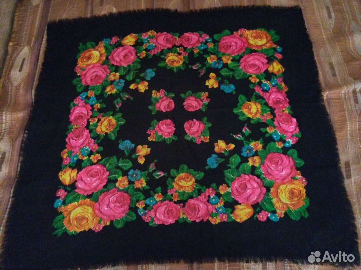 Платок шерстяной