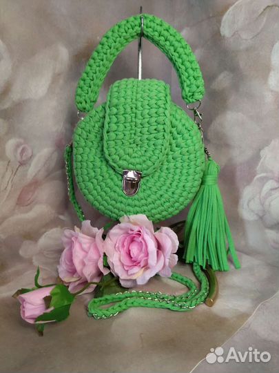 Сумка женская из трикотажной пряжи. Размер 20 см