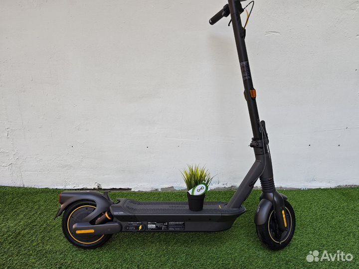 Электросамокат Ninebot Kickscooter MAX G2