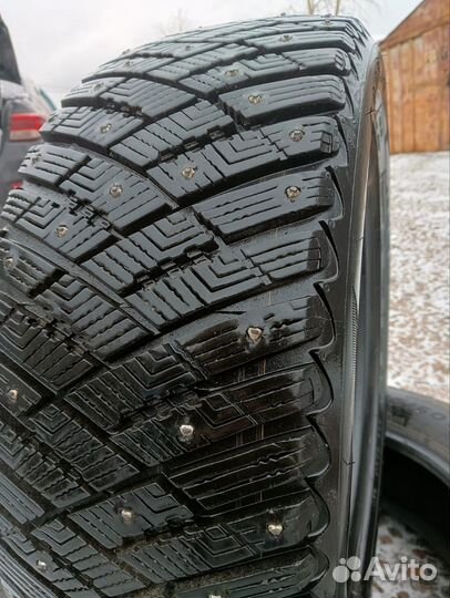 Goodyear Ultragrip Ice Arctic 225/50 R17 98T