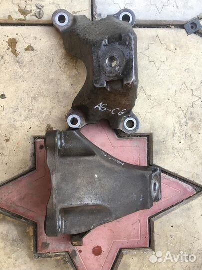 Кронштейн двигателя правый левый Ауди А6 С6