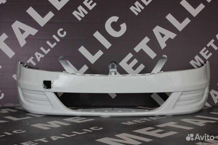 Бампер на Рено Логан передний белый цвет 369