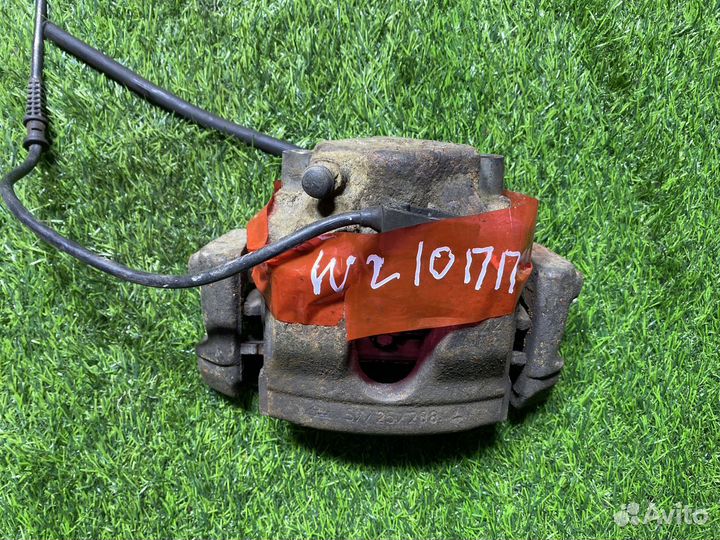 Суппорт передний правый Mercedes E-Class W210