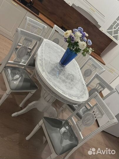 Стол обеденный из масива