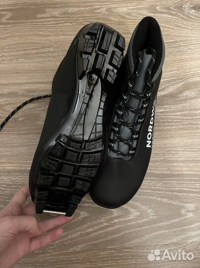 Лыжные ботинки