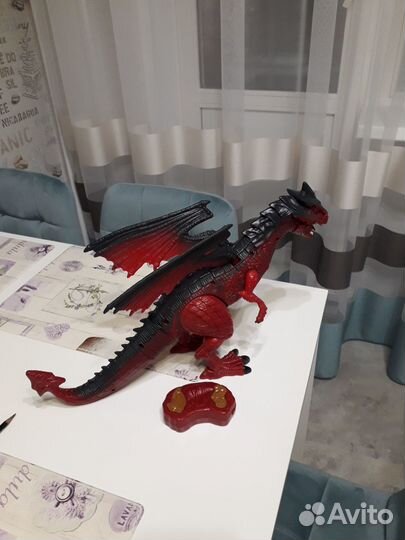 Динозавр на пульте управления новый(без коробки)