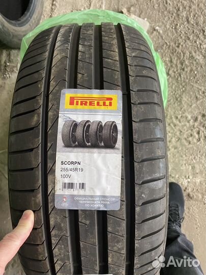 Pirelli Scorpion 255/45 R19 100V