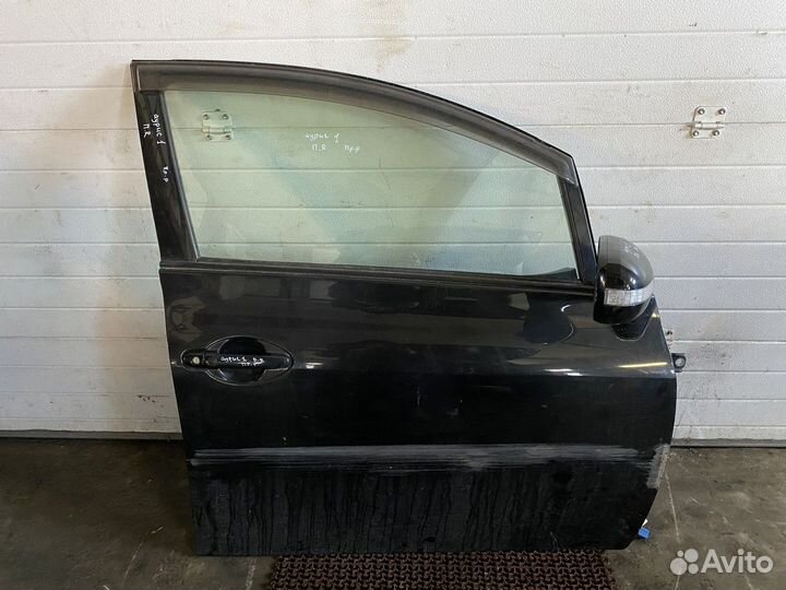 Дверь передняя правая Аурис 1 Toyota Auris