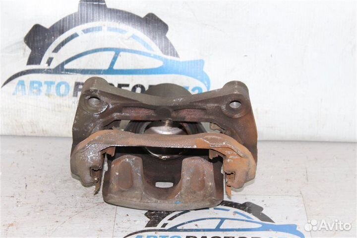 Суппорт передний левый Nissan Teana J31 VQ23DE