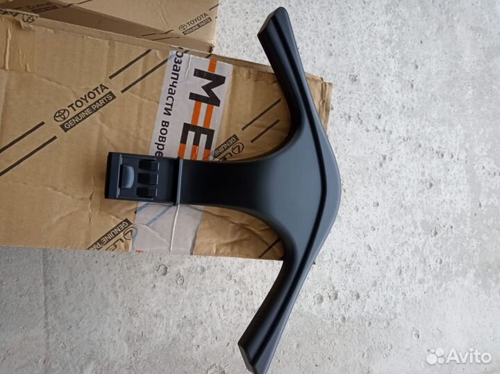 Вешалка-плечики Toyota