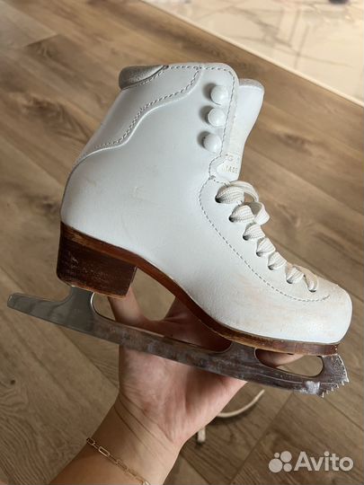 Фигурные коньки axel