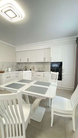 2-к. квартира, 90 м², 2/16 эт.