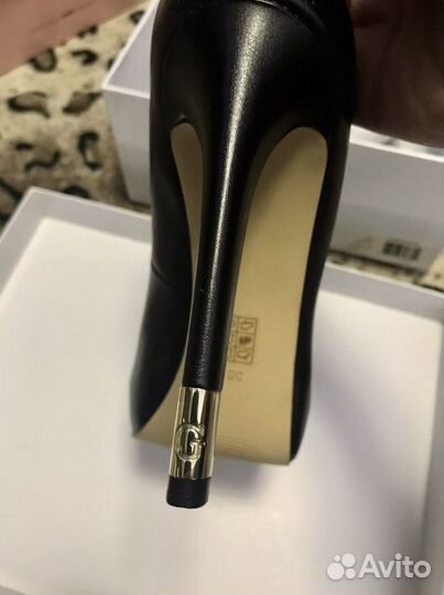Туфли.,Guess” новые. Оригинал