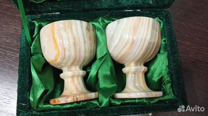 Бокалы из оникса в шкатулке