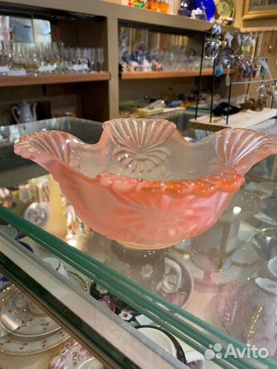 Ваза из опалового стекла