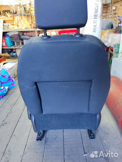 Сиденье водительское