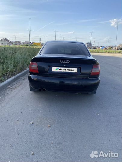 Audi A4 1.8 МТ, 1997, 244 422 км