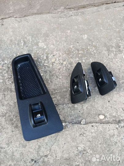 Кнопка стеклоподъёмника правая Fiat Linea