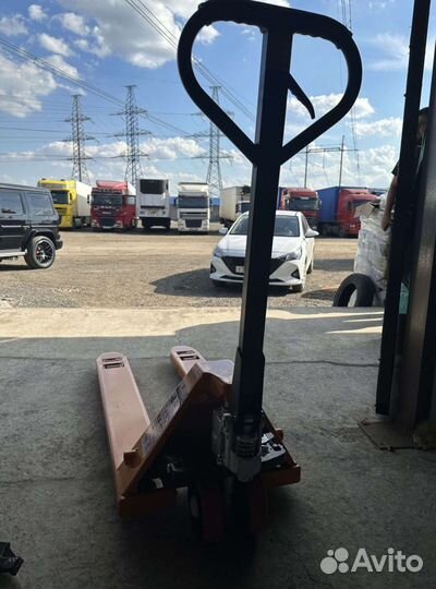 Рохля гидравлическая с подъемным механизмом 2 тонн