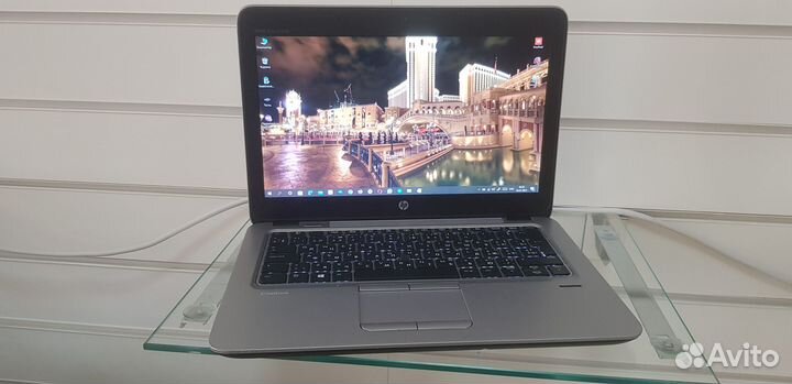 Ноутбук HP 820 G3 i5-6300\8Gb\SSD 256